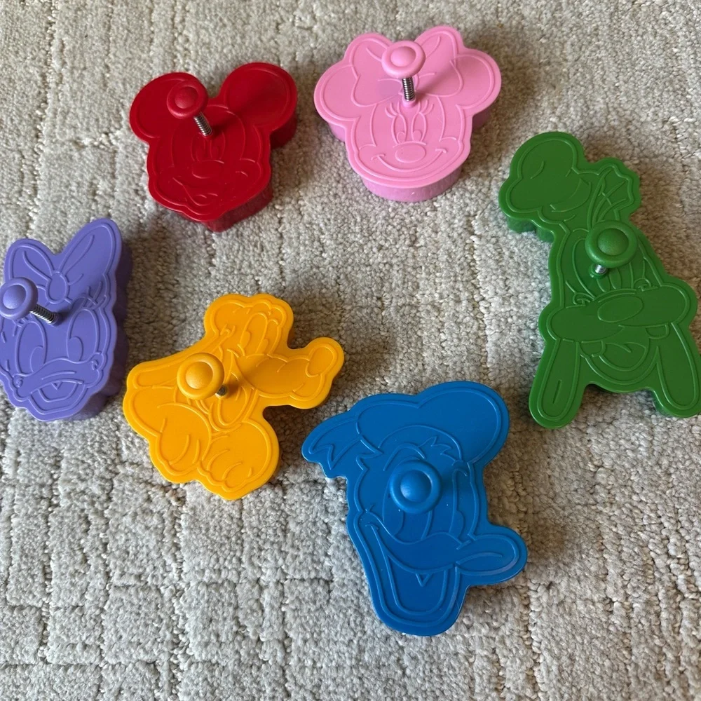 6 piece Disney Mickey Mouse Cookie Cutter Set